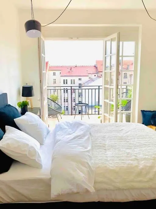 Romantic Terrace Studio In Karlin Prague
