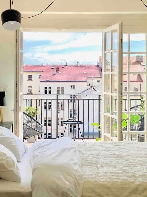 Apartment Romantic Terrace Studio In Karlin Prague